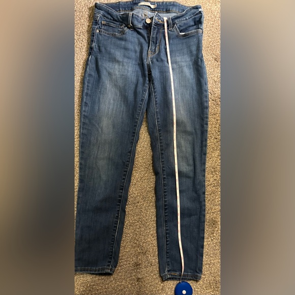 Ladies Levi’s 711 Skinny Ankle Pants, size 28.  These are broke in & well loved - Picture 5 of 6